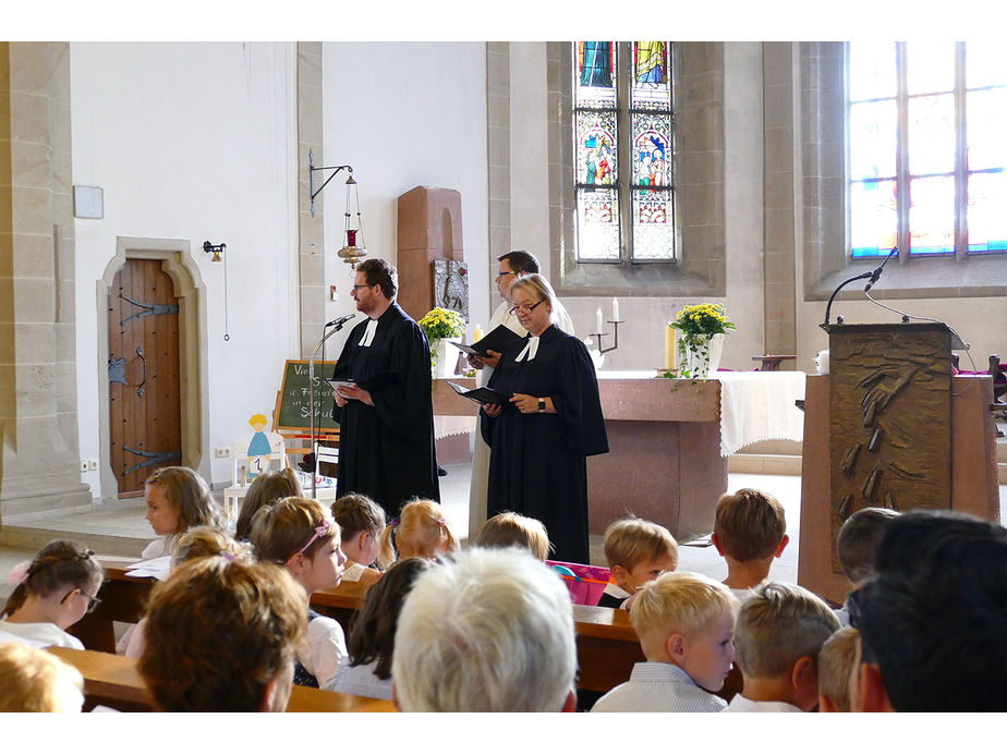 Ökumenischer Einschulungsgottesdienst in St. Crescentius (Foto: Karl-Franz Thiede)